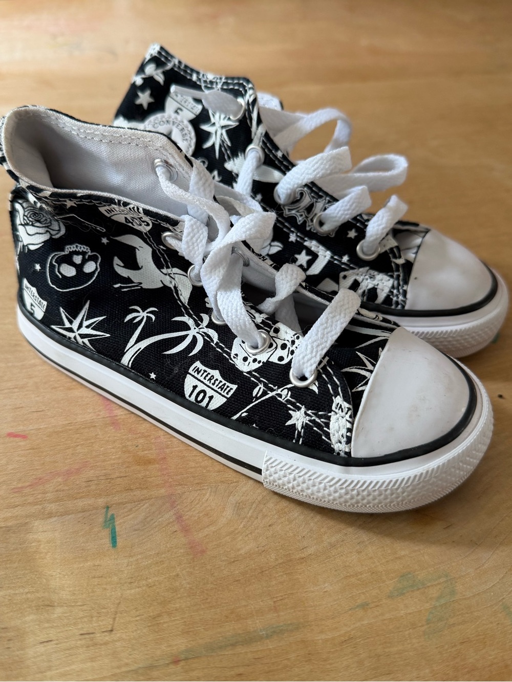 EUC Converse Kids Black & White Patterned High-Top Sneakers